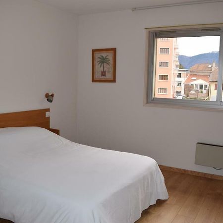 Hotel Le Soli Saint-Julien-en-Genevois Bagian luar foto