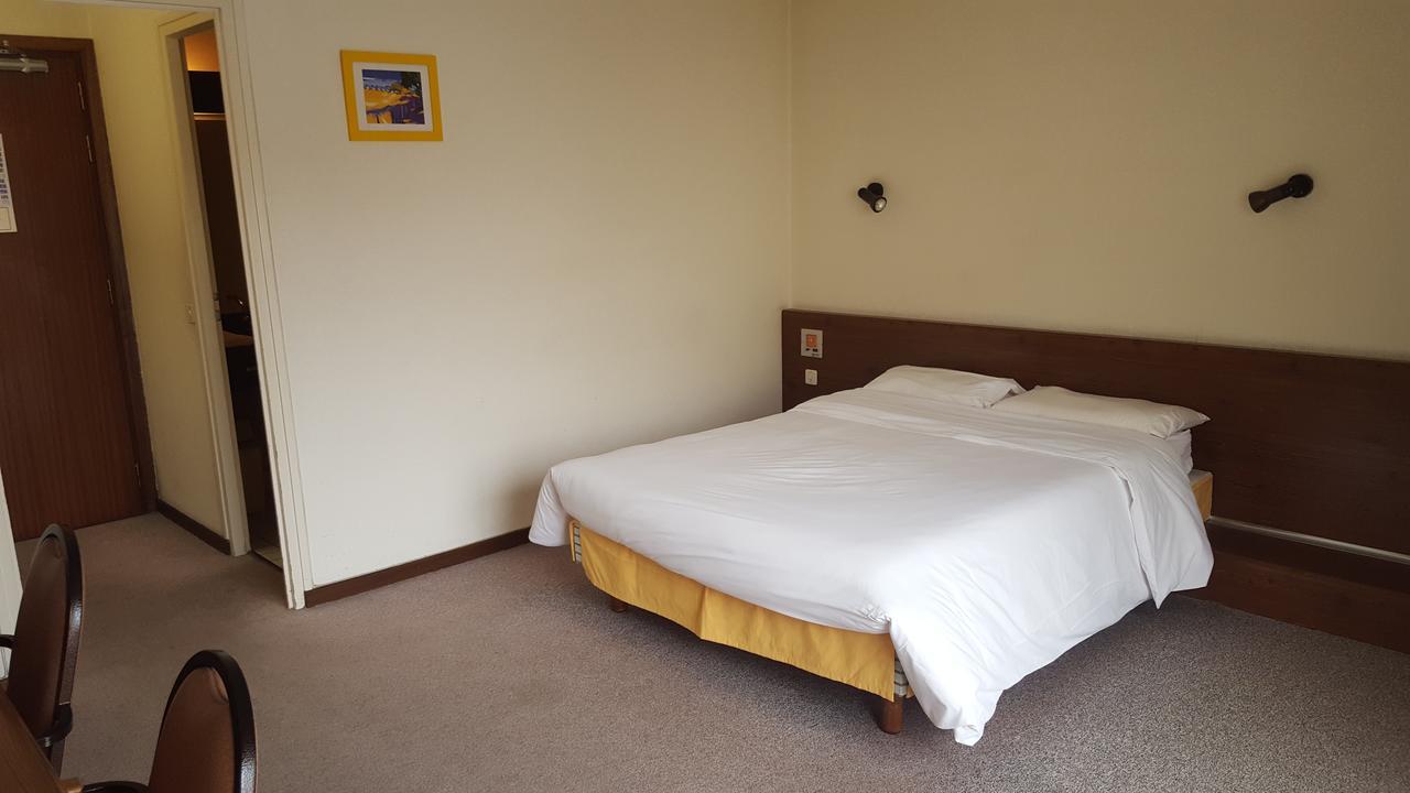 Hotel Le Soli Saint-Julien-en-Genevois Bagian luar foto