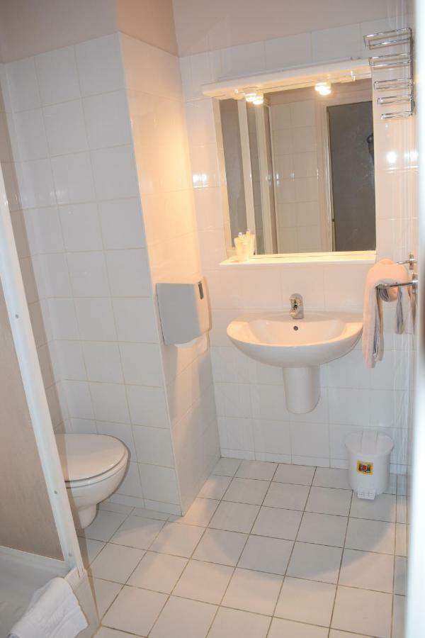 Hotel Le Soli Saint-Julien-en-Genevois Bagian luar foto