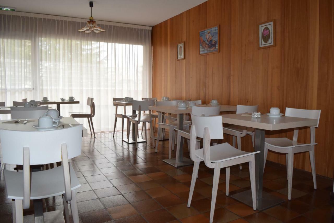 Hotel Le Soli Saint-Julien-en-Genevois Bagian luar foto